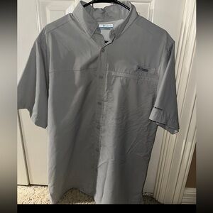 Columbia Men's Gray shirt